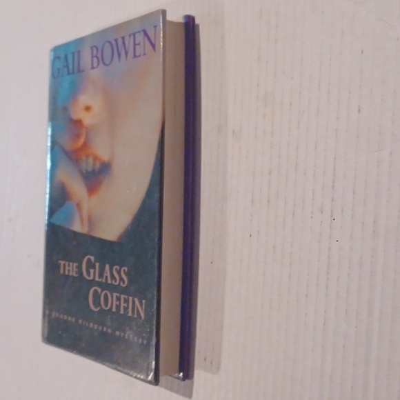 4/$30 The Glass Coffin by Gail Bowen - Hardcover Novel - Picture 5 of 9
